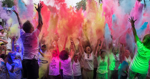 Experience the most colorful day of your life also in 2016